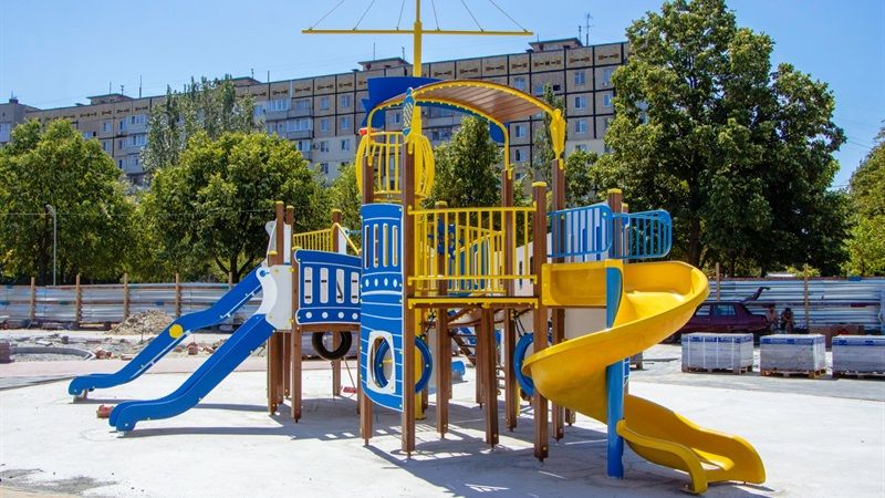 В Днепре реконструируют сквер на пересечении проспекта Петра Калнышевского и улицы Гули Королевой, что на Левом берегу. После обновления здесь появится технопарк. Новости Днепра