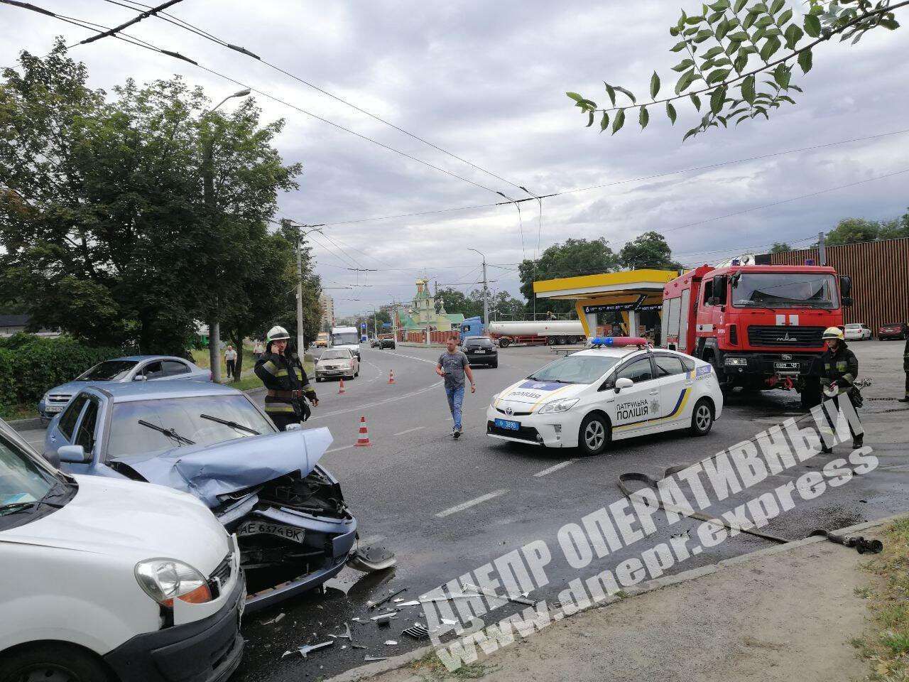 ДТП в Днепре: девушку госпитализировали. Новости Днепра