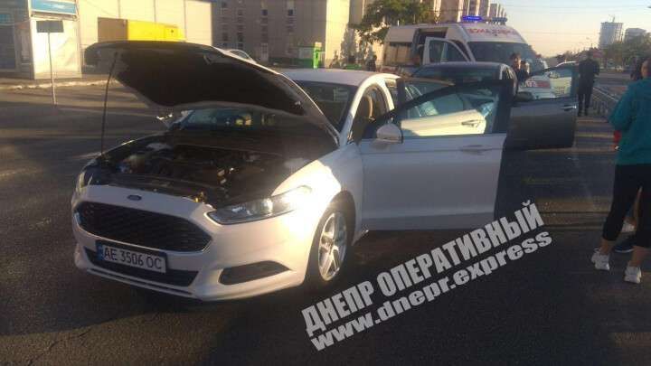 В ДТП пострадали девушка и ребенок, с места происшествия их госпитализировали. Новости Днепра