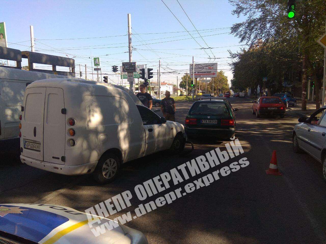 ДТП в Днепре: столкнулись две легковушки. Новости Днепра