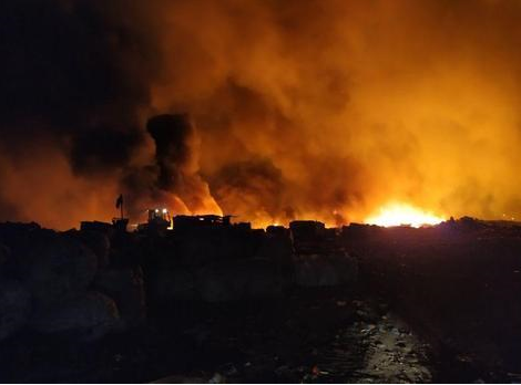 Недалеко от города горит огромная свалка. Новости Днепра