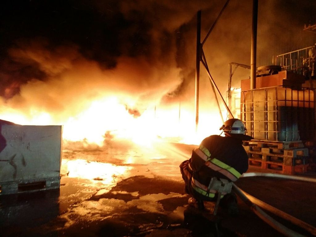 В области пожар возник на территории предприятия. Новости Днепра