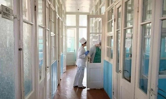 Погибшему 49 лет, он выпал из окна больницы. Новости Днепра