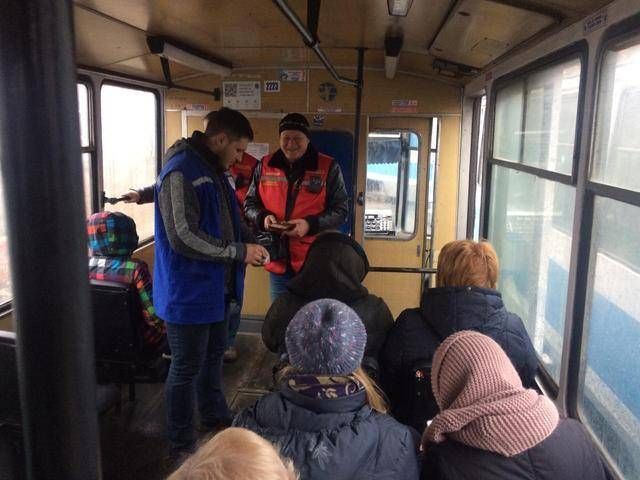 Контролеры вымогали деньги у подростка. Новости Днепра
