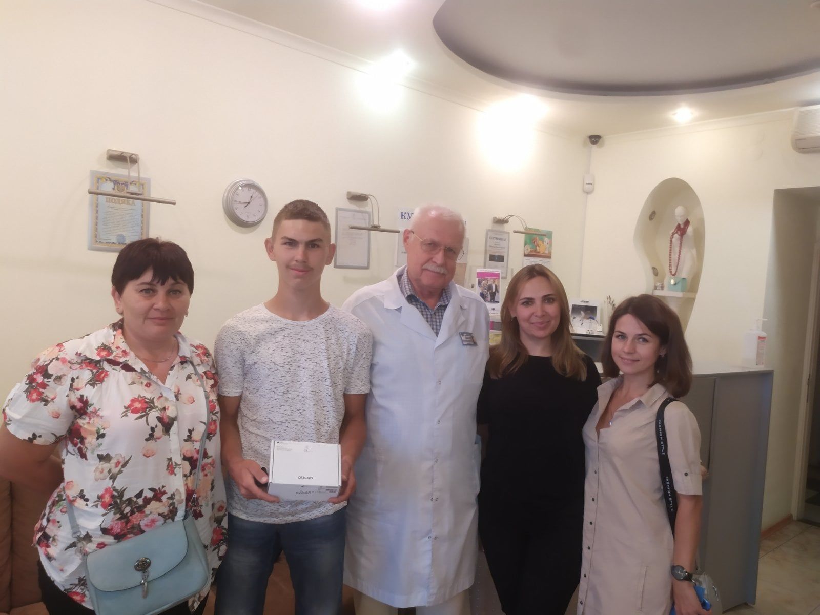 Мальчику из Криничанского района всем миром собирают средства на слуховой аппарат