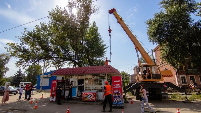 В Днепре снесли киоск. Новости Днепра