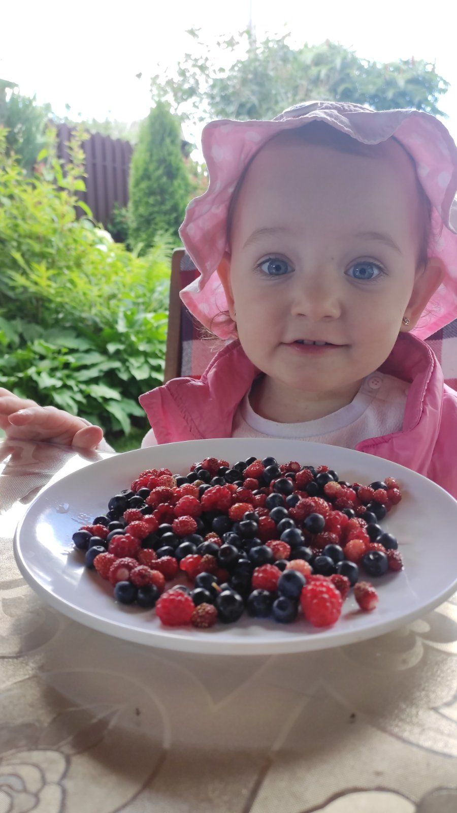 Одна на миллион: двухлетнюю малышку из Днепра может спасти только пересадка костного мозга