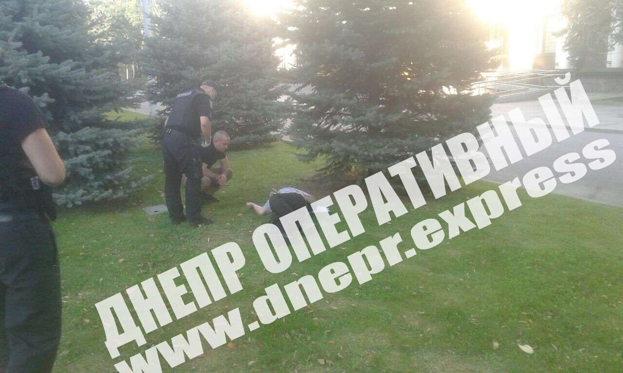 В Днепре мужчина пытался покончить с собой
