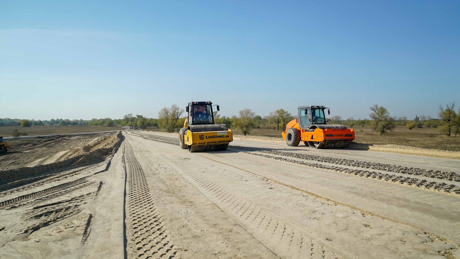 Что происходит на строительстве трассы Днепр-Решетиловка в Днепропетровской области – фотофакт