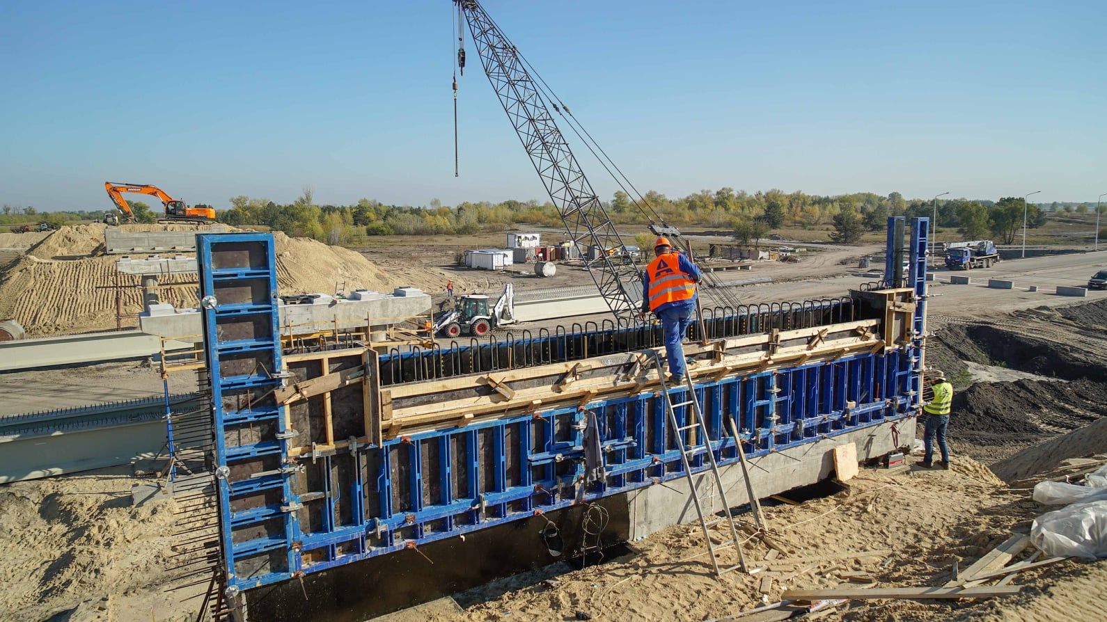Что происходит на строительстве трассы Днепр-Решетиловка в Днепропетровской области – фотофакт
