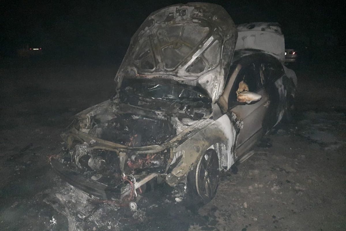На стоянке по неизвестным причинам сгорел автомобиль. Новости Днепра
