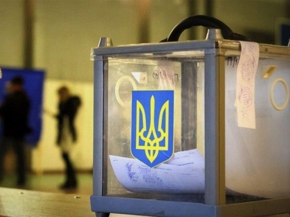 Допустят ли к голосованию человека, который одел маску неправильно. Новости Украины