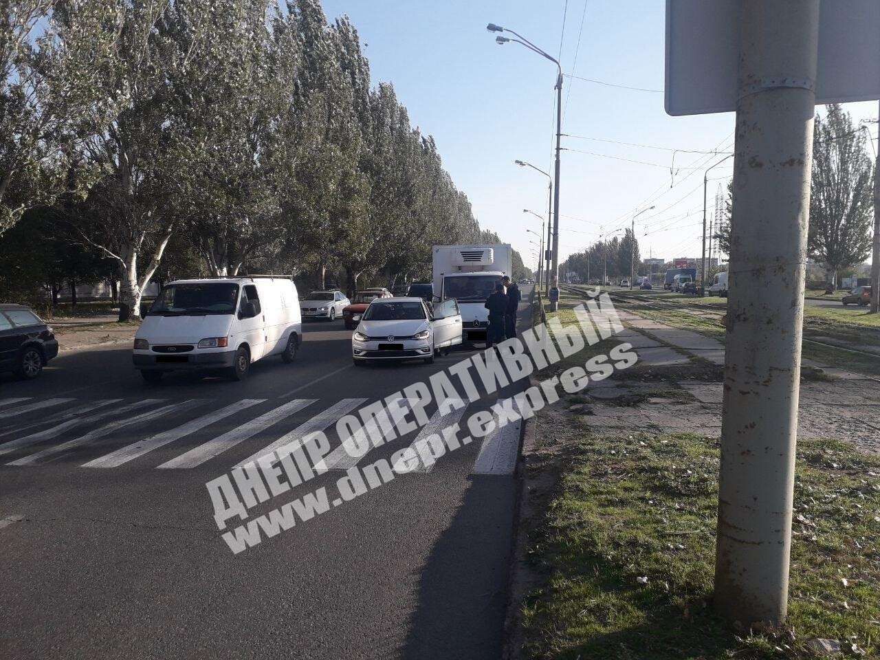 ДТП в Днепре с грузовиком и легковушкой. Новости Днепра