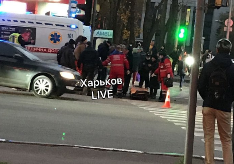 Авто влетело в толпу людей. Новости Украины