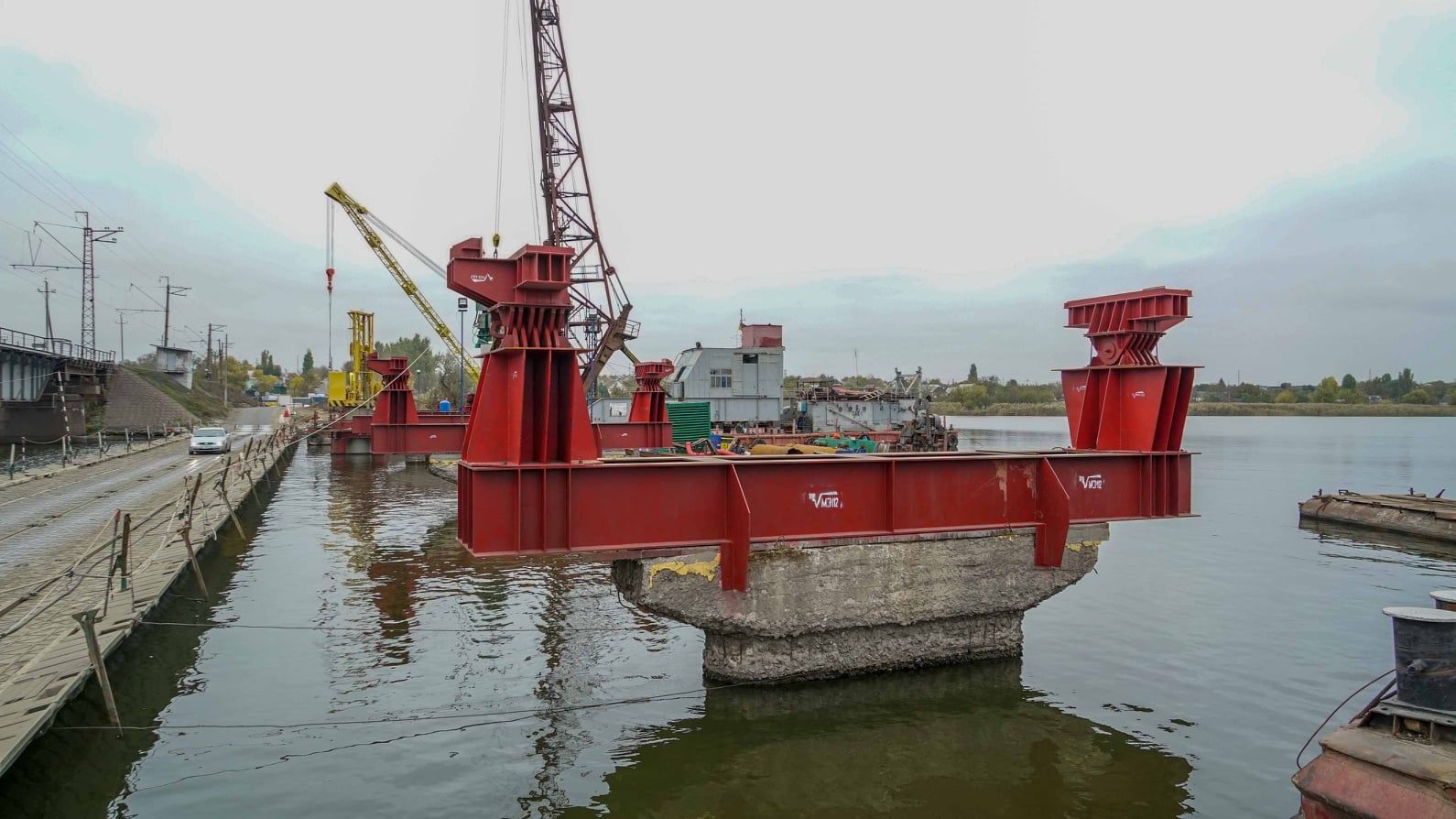 Юрий Голик: Началась реконструкция разрушенного моста под Никополем