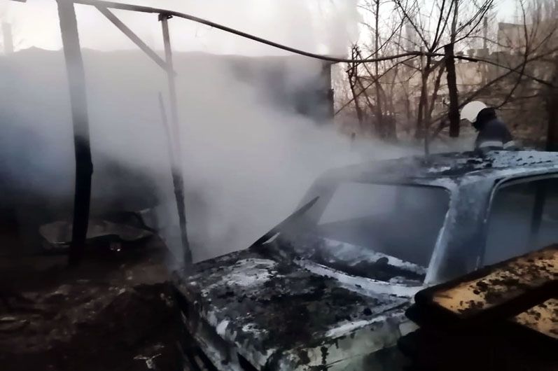 Огонь уничтожил автомобиль. Новости Днепра