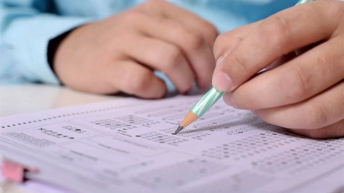 участники тестирования, которые хотят сдать больше тестовых предметов, чем установлено МОН, будут делать это за свой счет. Новости Украины