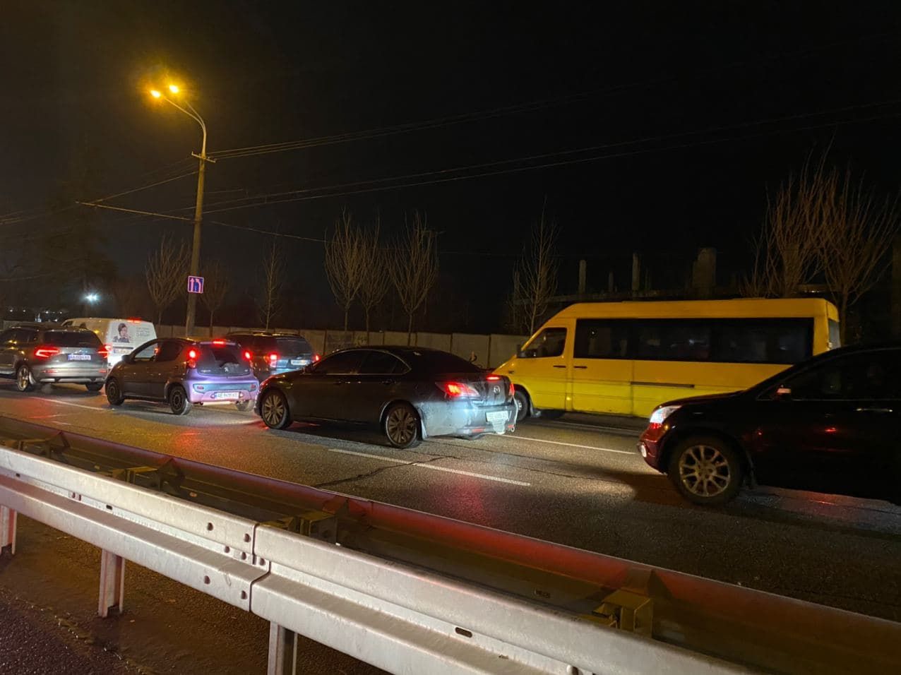 Горожане в пробке. Новости Днепра