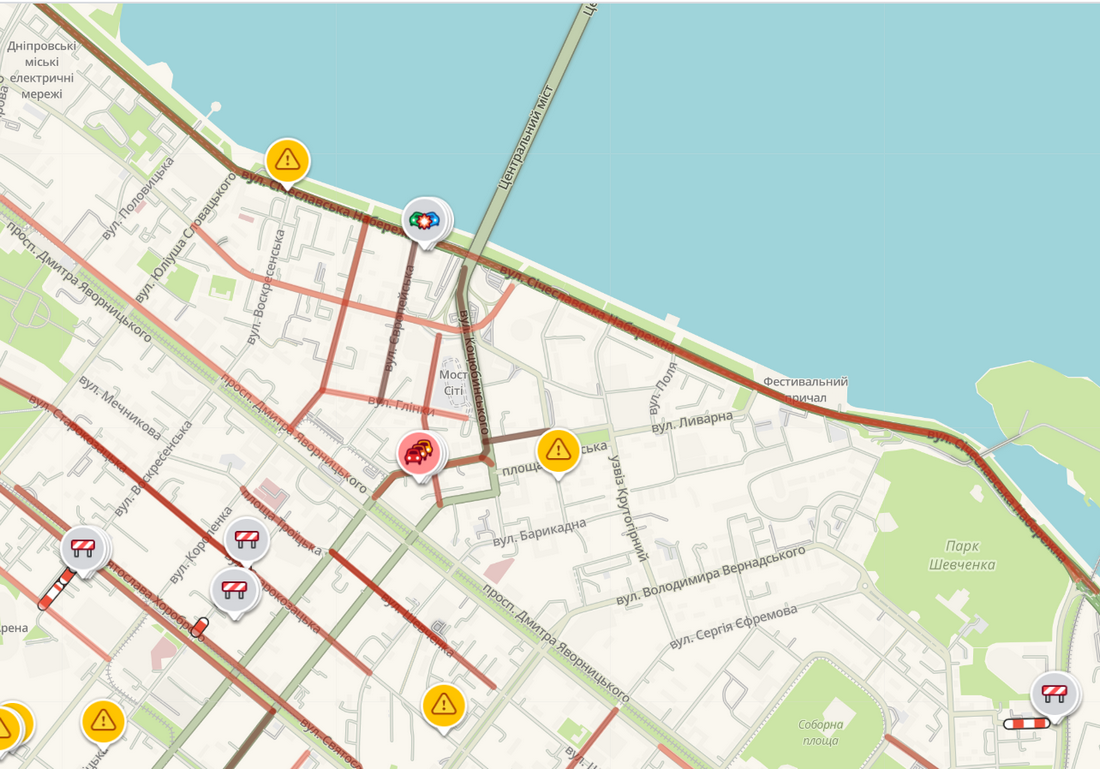Снегопад парализовал движение. Новости Днепра