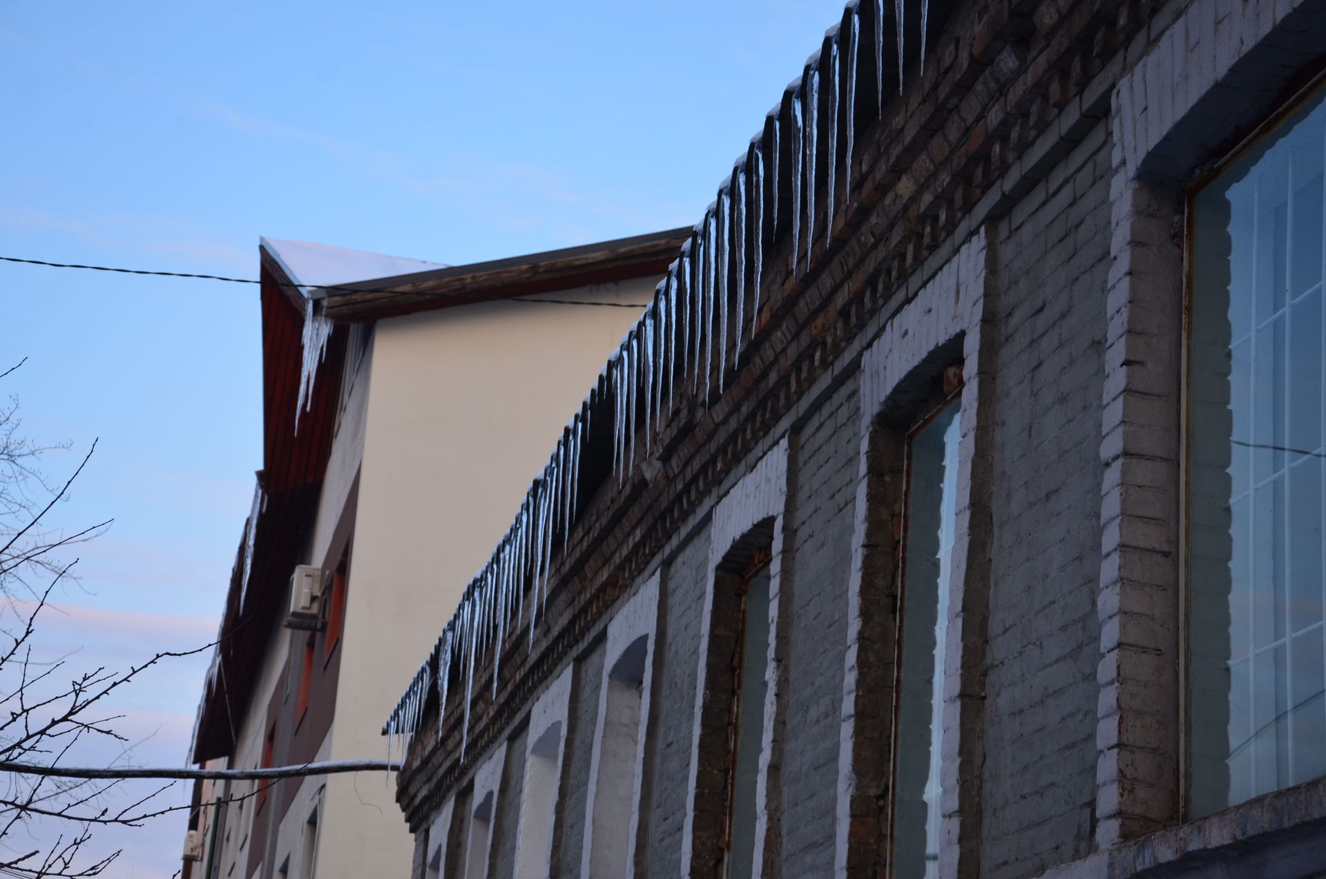 Огромные сосули. Новости Днепра