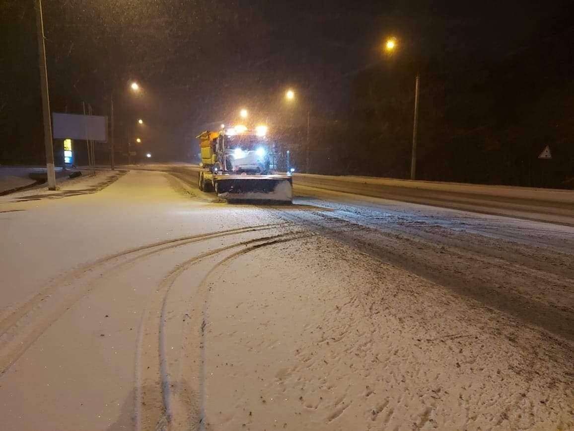 На дорогах Днепра работает спецтехника. Новости Днепра
