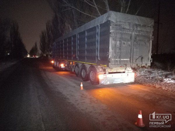 Фура сбила мужчин. Новости Днепра