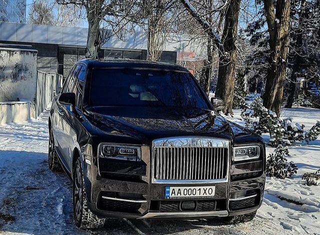 Возле одного из университетов Днепра обнаружен внедорожник за 20 миллионов. Новости Днепра