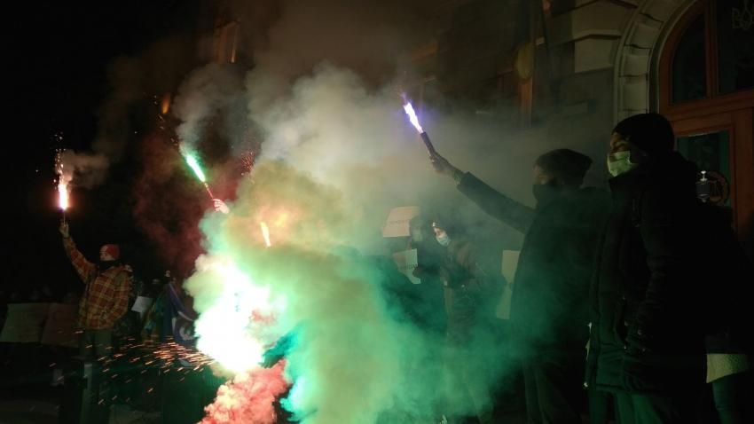 Под зданием прокуратуры Днепропетровской области прошла масштабная акция протеста. Новости Днепра