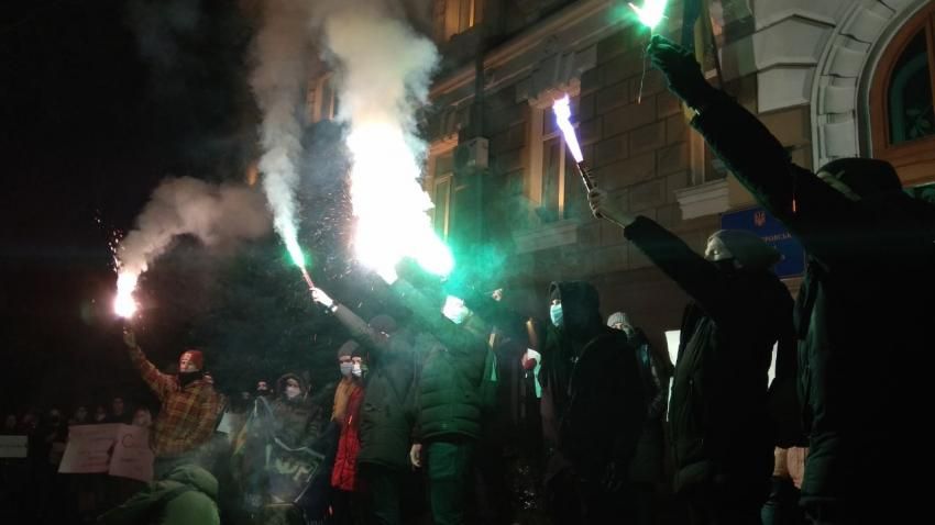 Под зданием прокуратуры Днепропетровской области прошла масштабная акция протеста. Новости Днепра