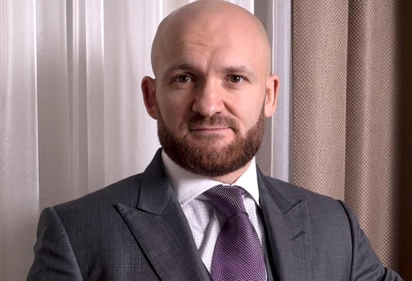 «Четыре футбольных поля земли, сумочка «Dior» и домик у моря»: как живут губернатор и его замы. Новости Днепра