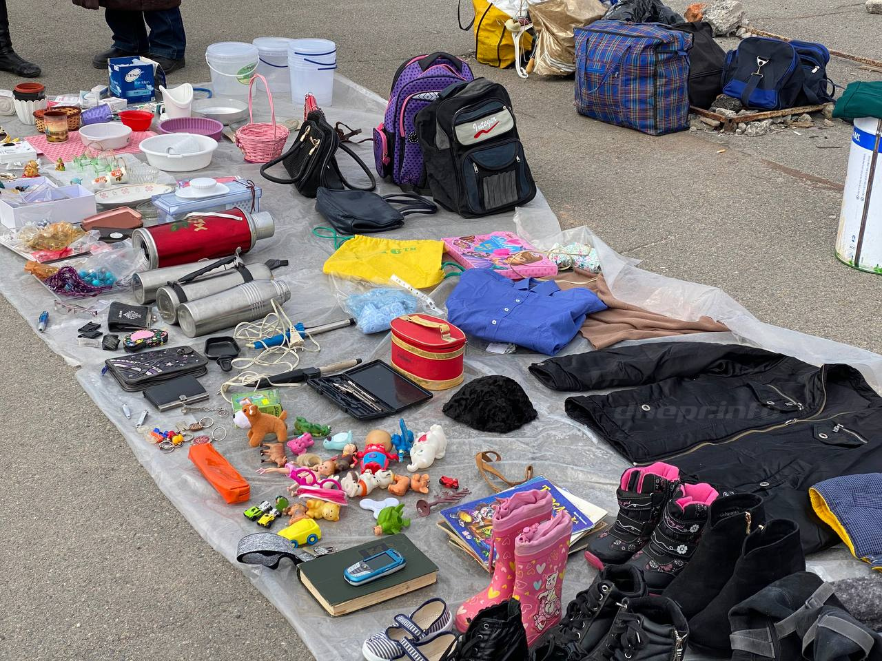 Барахло или сокровища: что продают на блошином рынке Днепра. Новости Днепра