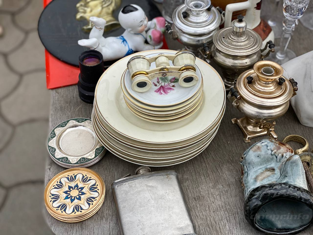 Барахло или сокровища: что продают на блошином рынке Днепра. Новости Днепра