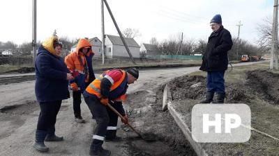 Где сейчас работает знаменитая асфальтоукладчица Катя. Новости Днепра