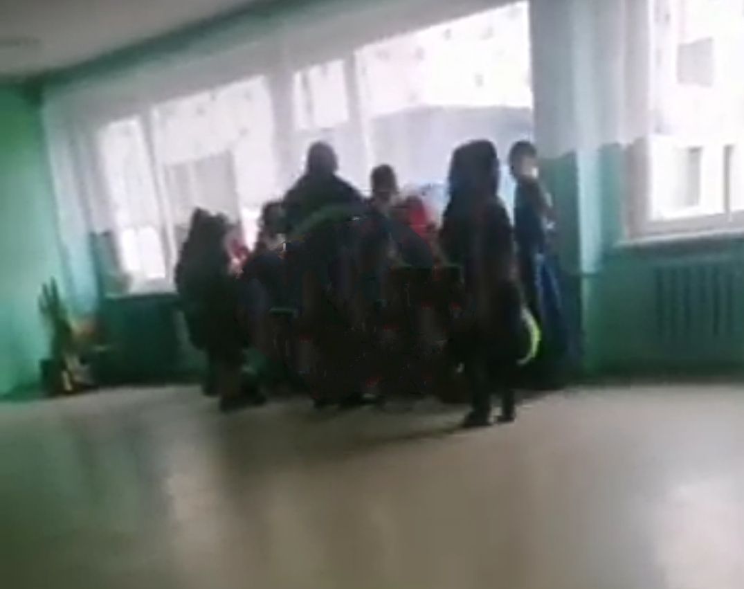 Оскорблял и хотел ударить: в школе под Днепром тренер обижал мальчика. Новости Днепра