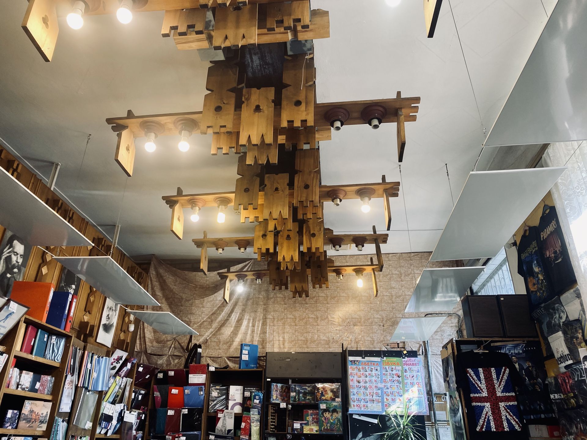 «Дешевле только бесплатно»: в магазине Днепра можно купить книги за 2-3 гривны. Новости Днепра