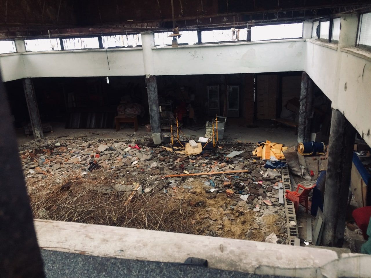 Умирающий «Нептун»: как сейчас выглядит легендарный магазин на Солнечном. Новости Днепра