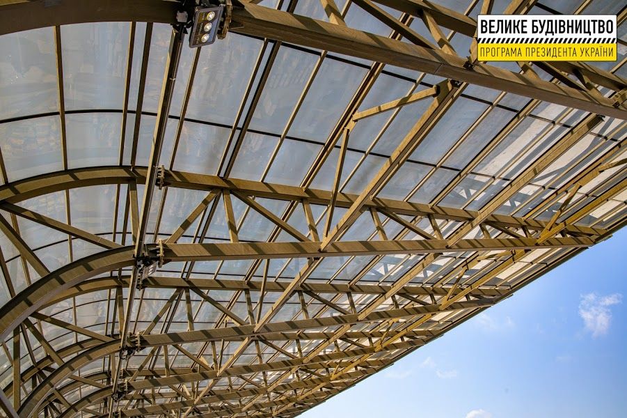 Футбольное поле с «живым» газоном, беговые дорожки и кросфит: в Кривом Роге реконструируют стадион «Спартак»