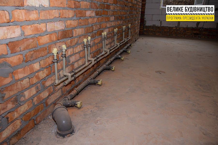 Футбольное поле с «живым» газоном, беговые дорожки и кросфит: в Кривом Роге реконструируют стадион «Спартак»