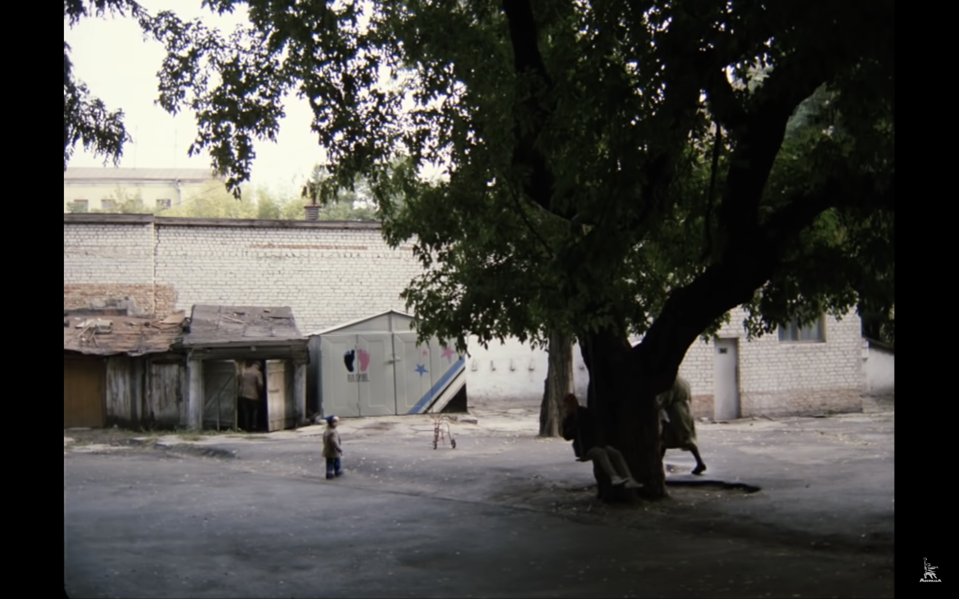 Михалков снимал здесь «Родню»: как выглядит дворик на Соборной площади. Новости Днепра