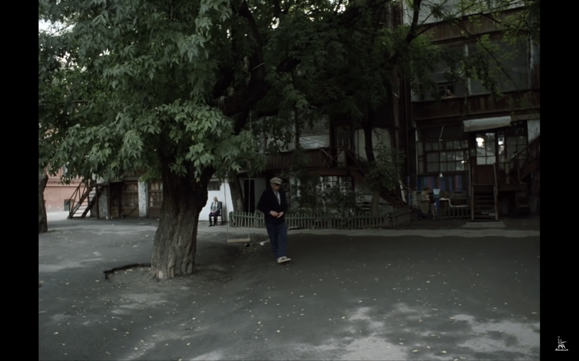 Михалков снимал здесь «Родню»: как выглядит дворик на Соборной площади. Новости Днепра