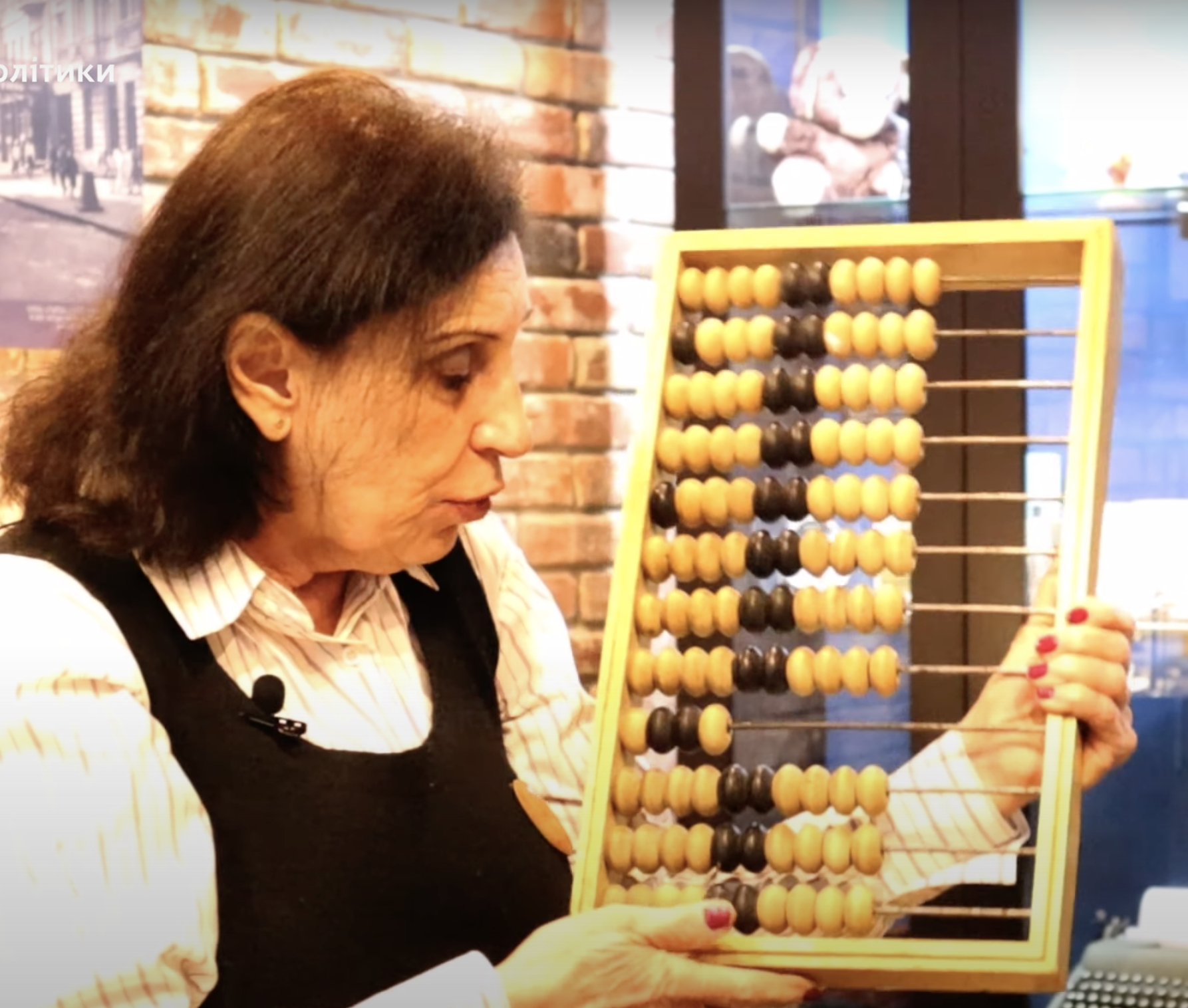 Кенгуру и счеты: что необычного дарят музею истории Днепра. Новости Днепра