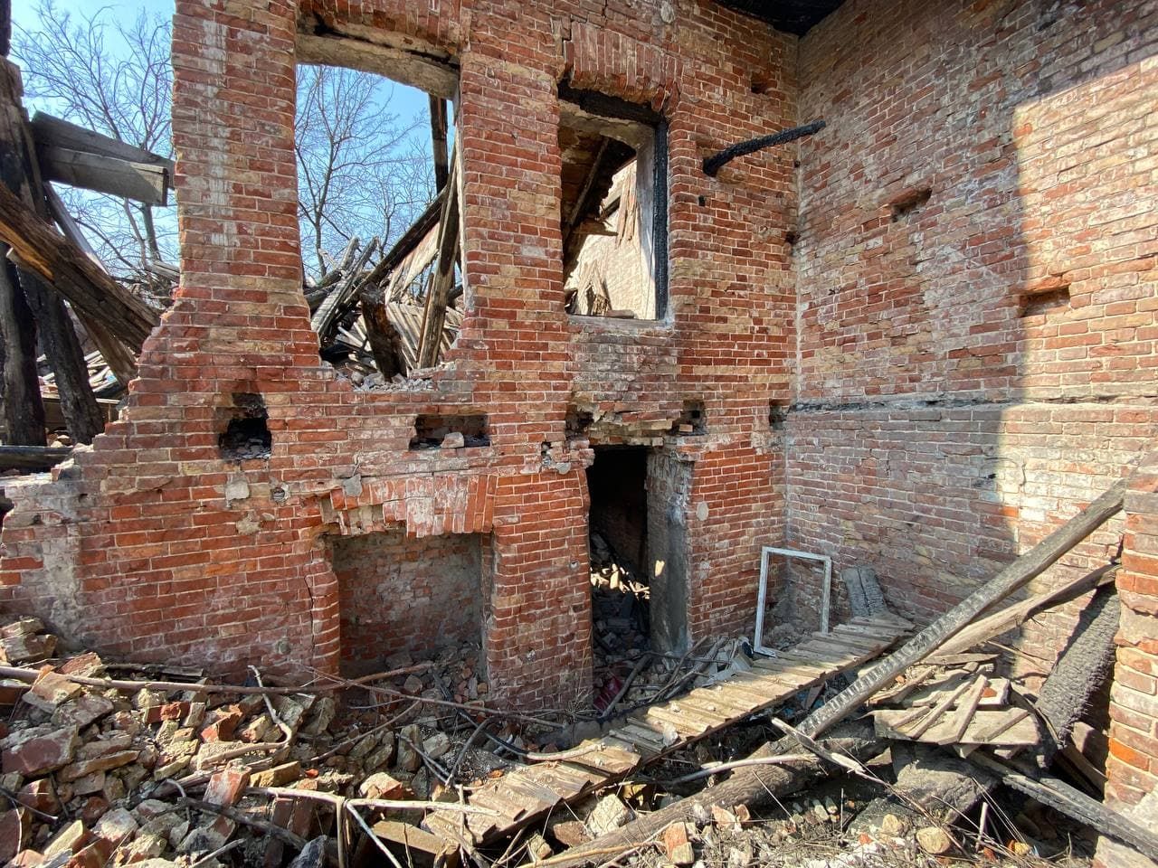 Михалков снимал здесь «Родню»: как выглядит дворик на Соборной площади. Новости Днепра