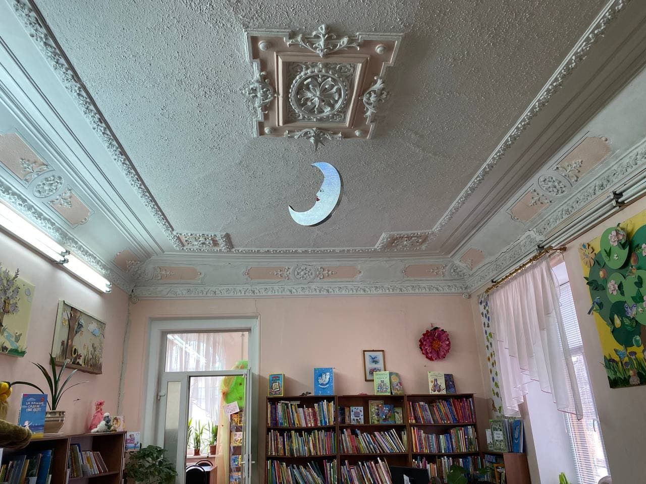 Как выглядит подземелье детской библиотеки. Фоторепортаж. Новости Днепра