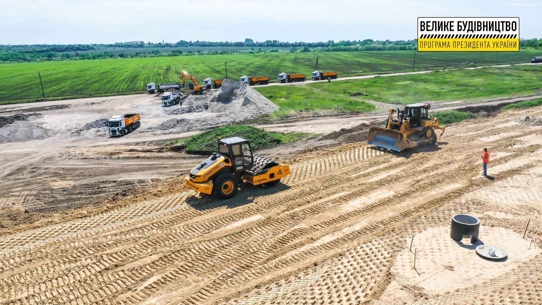 В этом году на Днепропетровщине планируют отремонтировать и построить 387 км государственных дорог