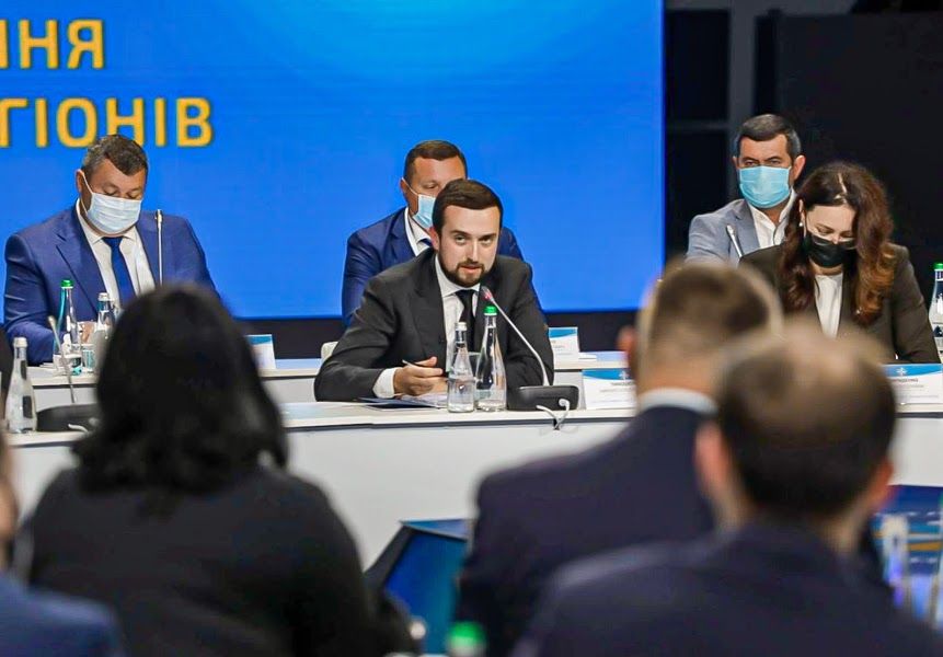 В Днепре во время Конгресса местных и региональных властей Президент предложил создать новые парки в каждой громаде