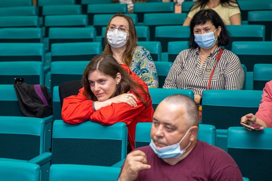 Четыре украинских писателя представили свои новинки в ДнепроОГА