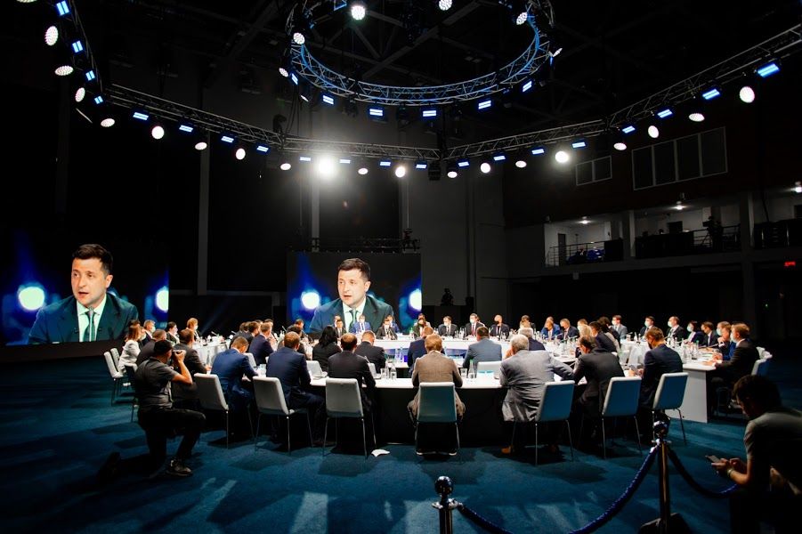 В Днепре во время Конгресса местных и региональных властей Президент предложил создать новые парки в каждой громаде