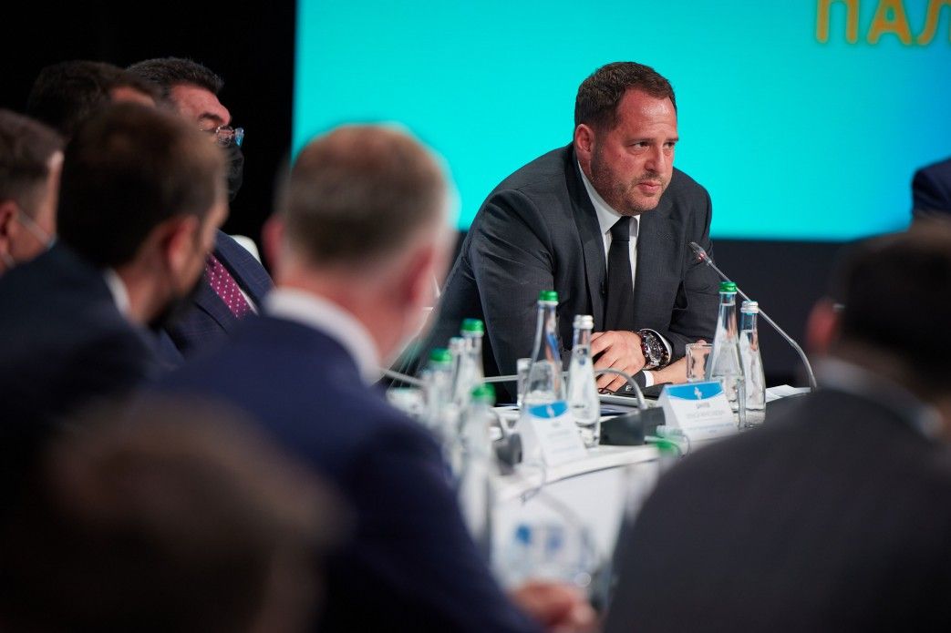 В Днепре во время Конгресса местных и региональных властей Президент предложил создать новые парки в каждой громаде