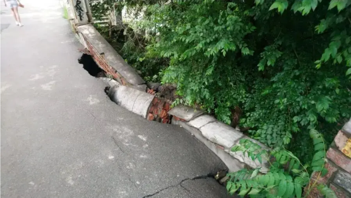 Крутогорный спуск. Новости Днепра