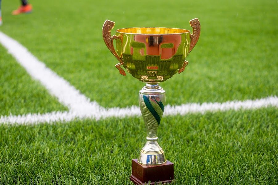 Построенный «с нуля» стадион в Приднепровском открыли футбольным матчем